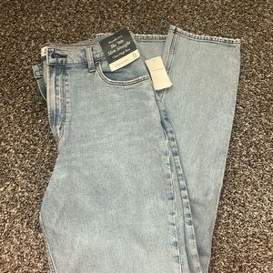 NWT Abercrombie 90s Slim Straight Curve Love Jeans